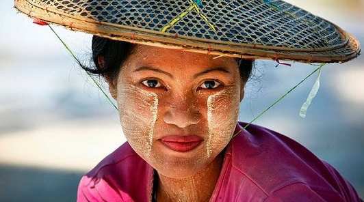 WITCHCRAFT? SEE STRANGE Powder That Makes Myanmar Ladies Ageless [PHOTOS]